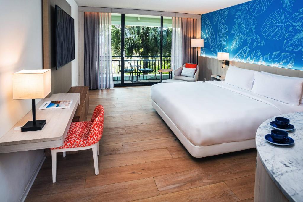 Curacao Marriott Beach Resort - Limiterd View King Bed Room