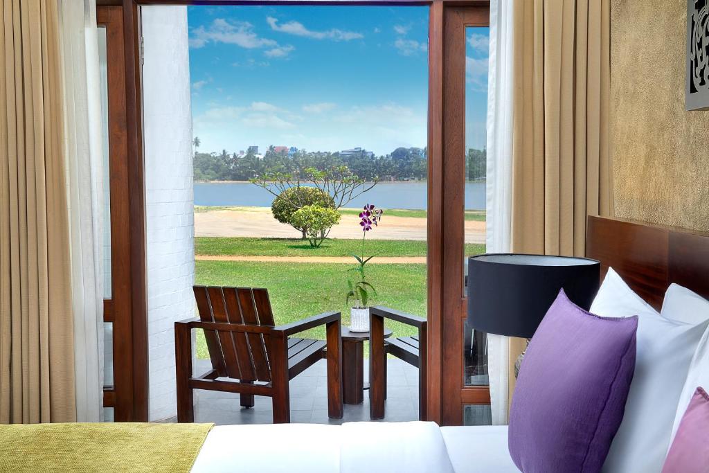 Hotel Avani Kalutara Resort & Spa