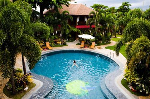 Boracay Tropics Resort 